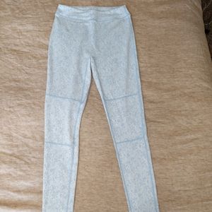 SOLD Gymshark Fleur Texture leggings